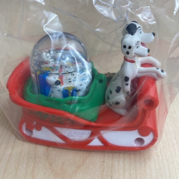 Vintage McDonald’s Toy Disney’s 101 Dalmatians Dog Sledding Snow Dome - Picture 6 of 7